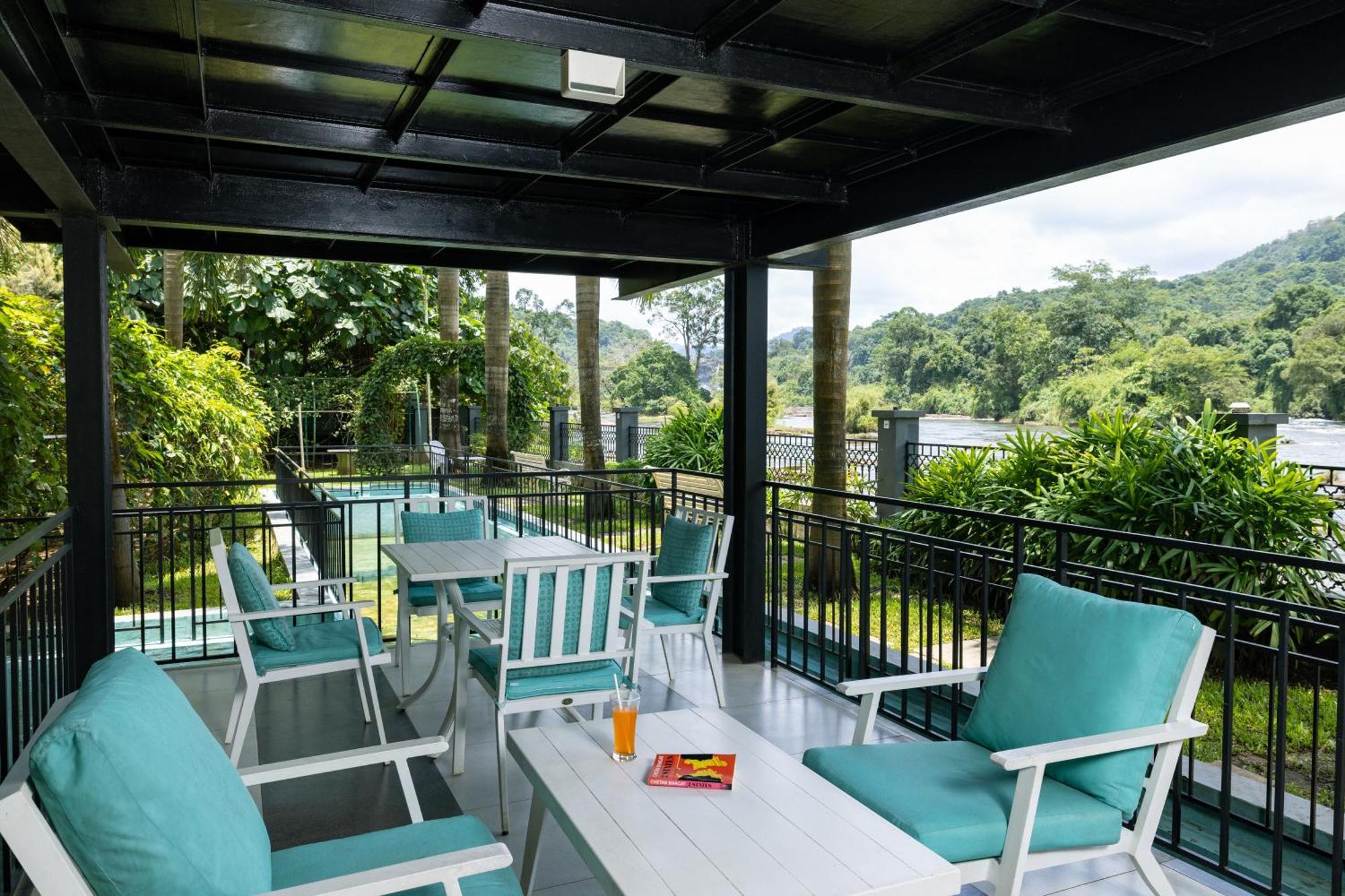 Casa Rio Resorts Athirappilly Extérieur photo